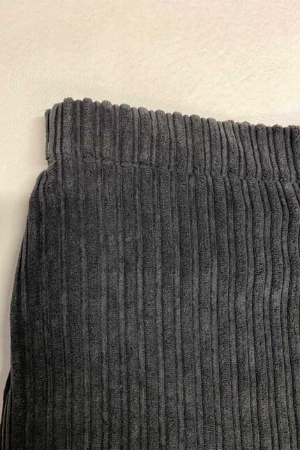 Black Corduroy Trousers- ref 9 - Resale item - Approx 10-12