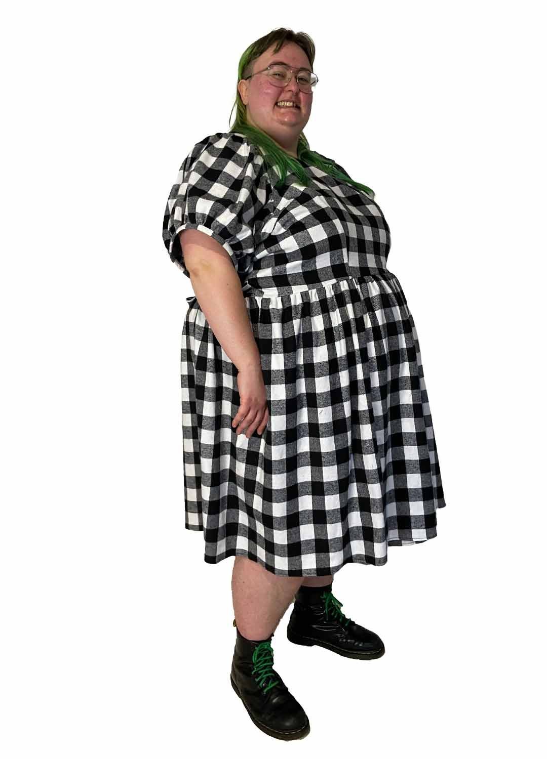 Monochrome gingham wrapover teadress - ref 131 - Resale item - UK 30-32