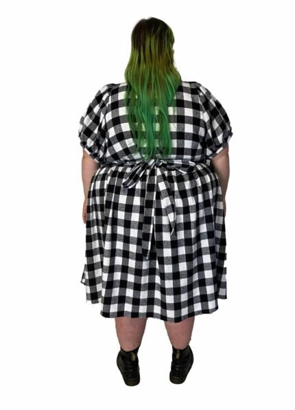 Monochrome gingham wrapover teadress - ref 131 - Resale item - UK 30-32