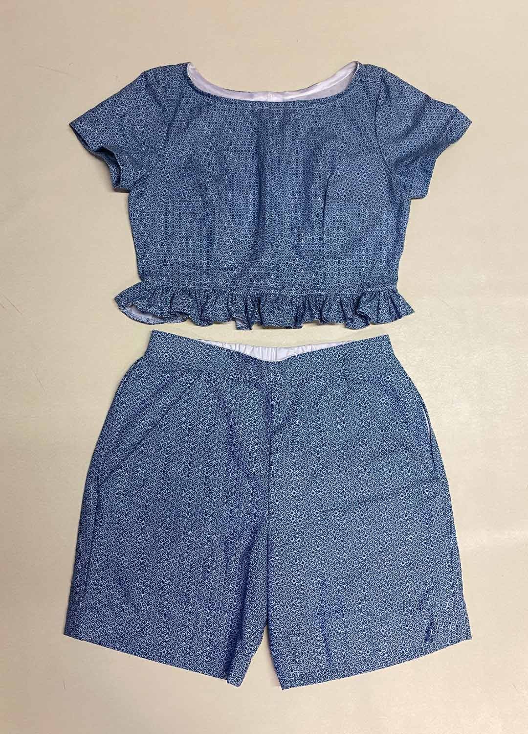 Geometric Blue Shorts Two Piece - ref 112 - Resale item - Approx UK 14-16 1 Geometric Blue Shorts Two Piece - ref 112 - Resale item - Approx UK 14-16
