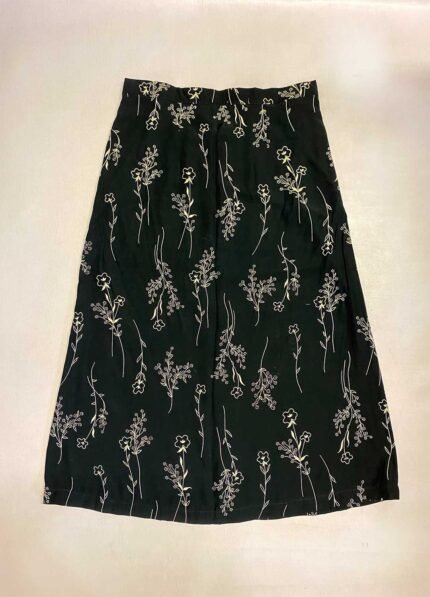 Black floral viscose A-line skirt- ref 171 - Resale item - Approx UK 14-16