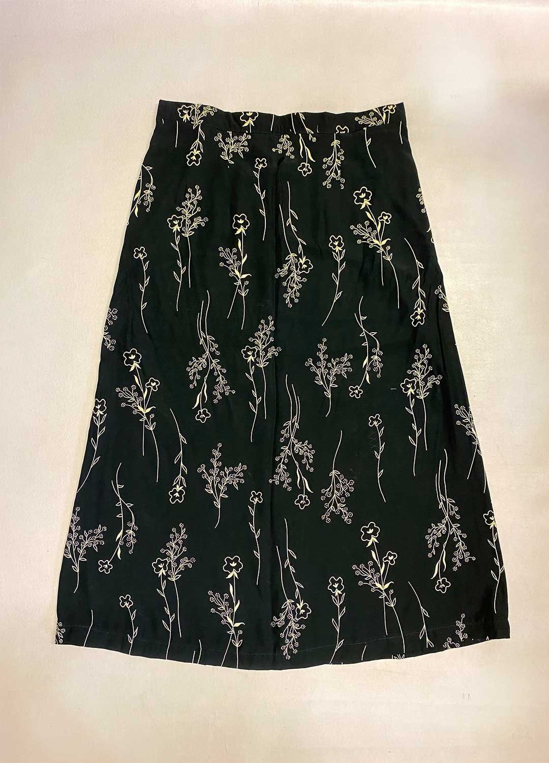 Black floral viscose A-line skirt- ref 171 - Resale item - Approx UK 14-16