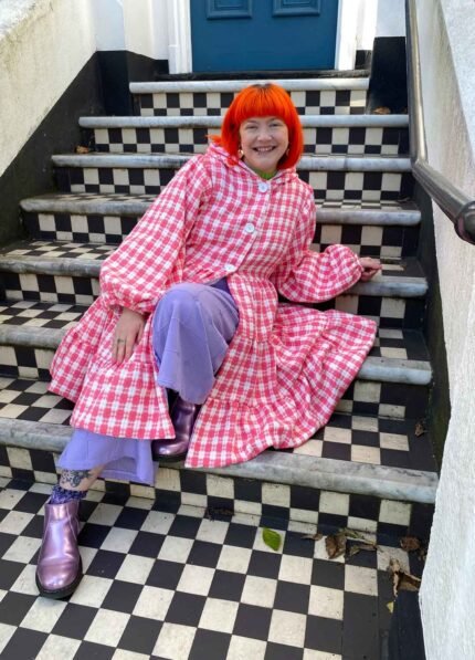 Pink / white check tiered coat - ref 238 - Resale item - Approx UK 12-14